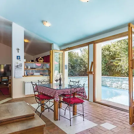 Lovely In With Kitchen Holiday home