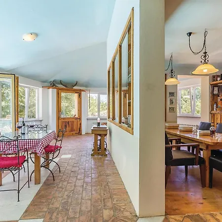 Lovely In With Kitchen Holiday home *