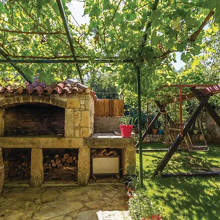 Lovely In With Kitchen Ližnjan