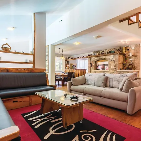 Lovely In With Kitchen Holiday home Liznjan