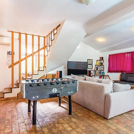 Lovely In With Kitchen Ližnjan