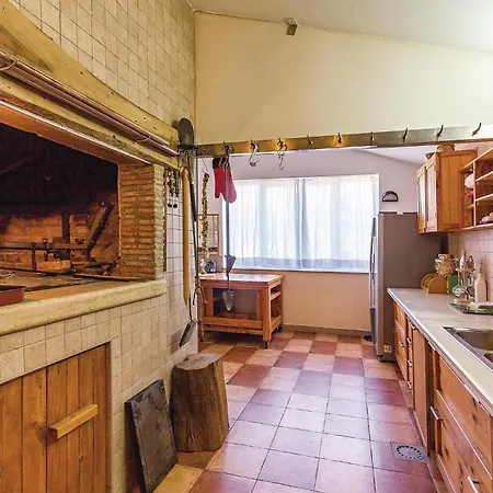 Lovely In With Kitchen * Liznjan